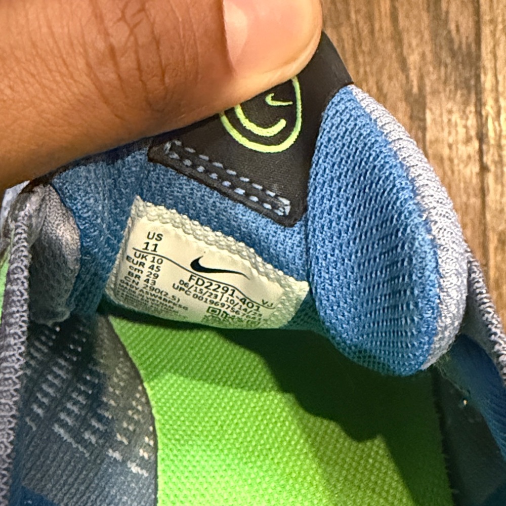Nike Gray and Green Running Shoes - Picture 4 of 4